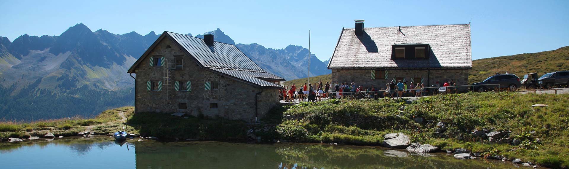 Through green alpine meadows to the most beautiful alpine huts in the Paznaun Valley